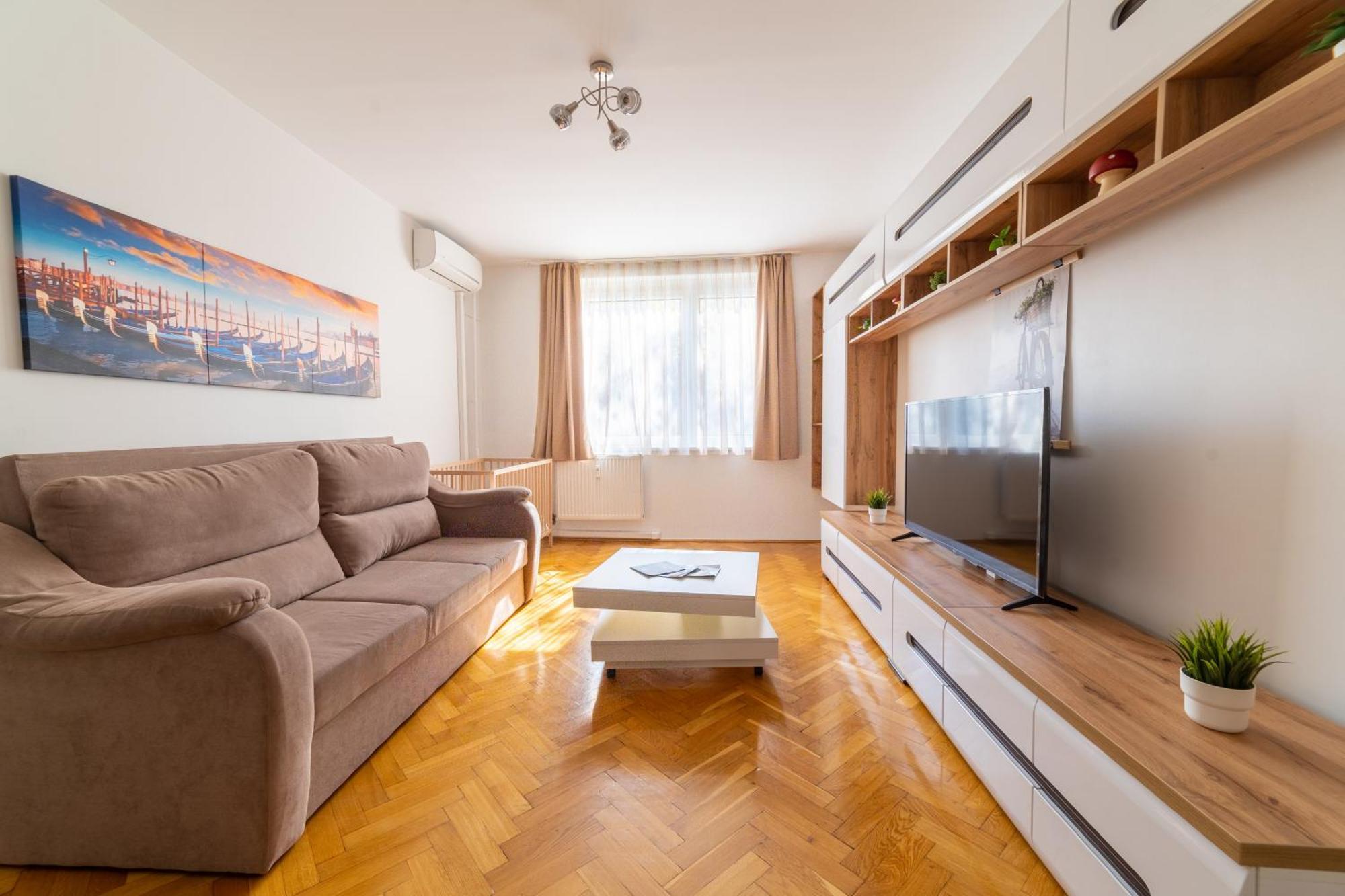 Comfort 14" Miskolc Eksteriør bilde