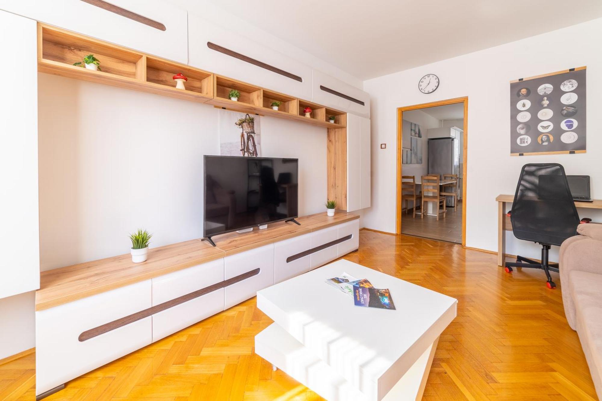Comfort 14" Miskolc Eksteriør bilde