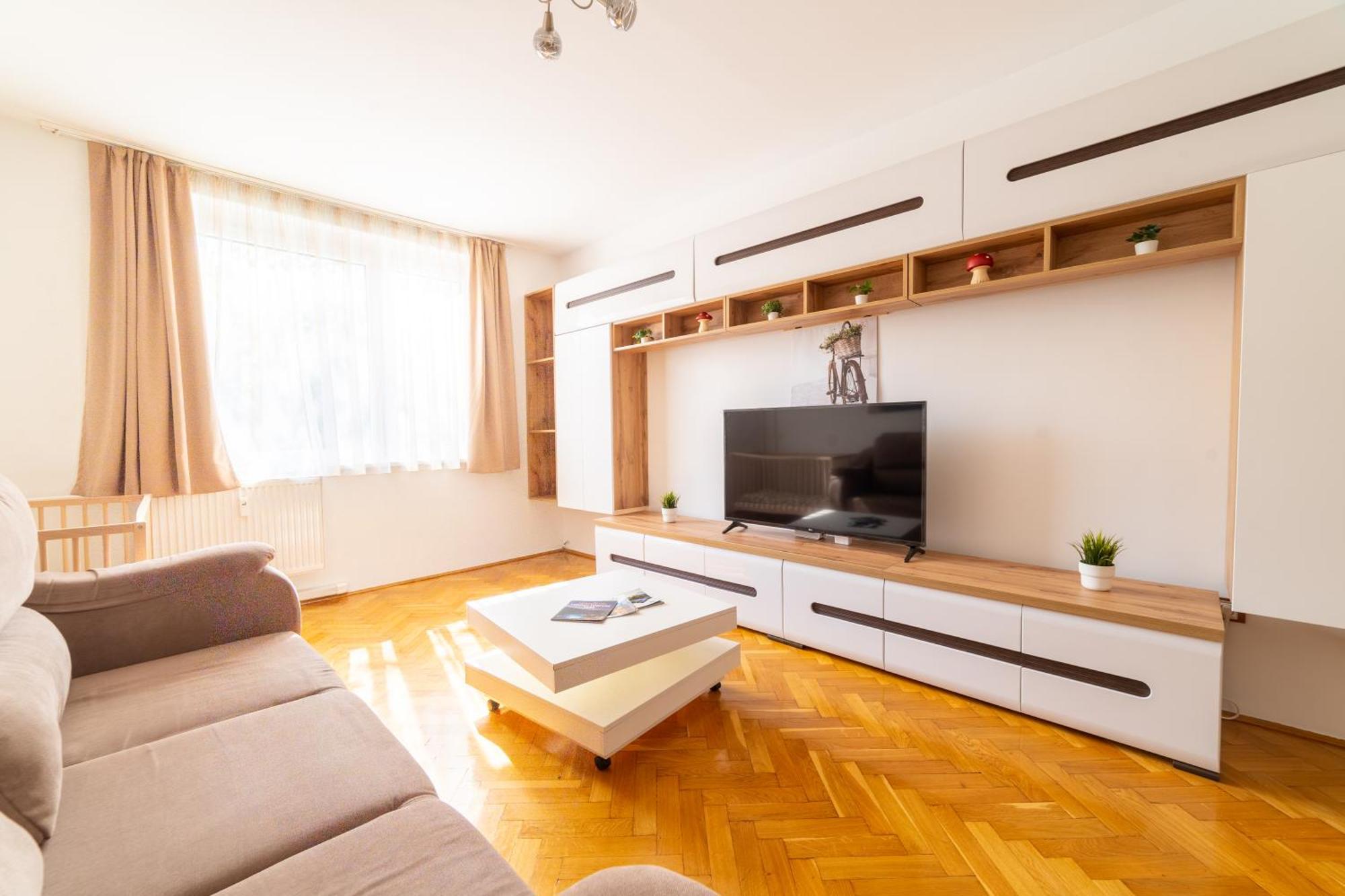 Comfort 14" Miskolc Eksteriør bilde